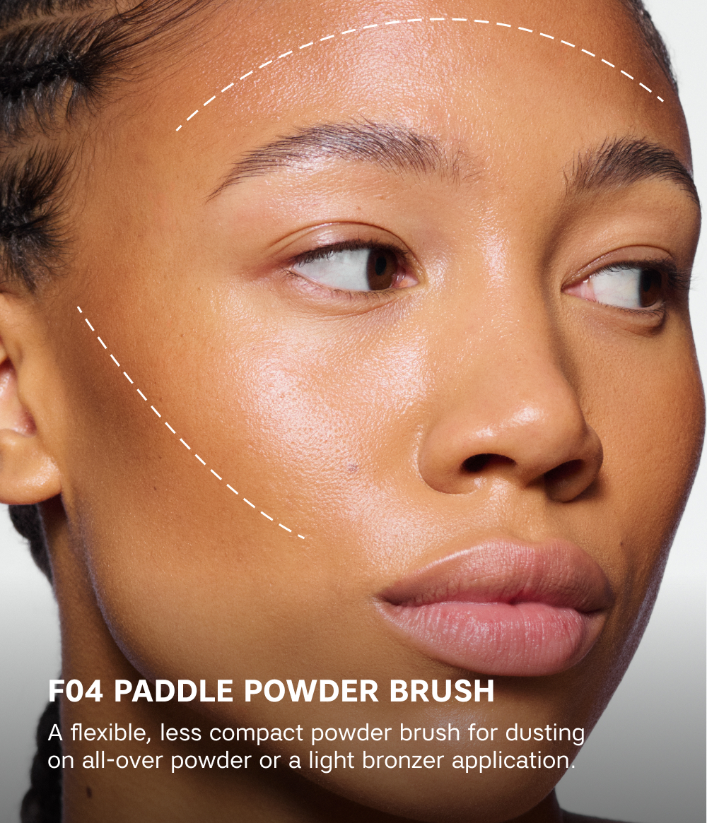 PADDLE POWDER BRUSH F04