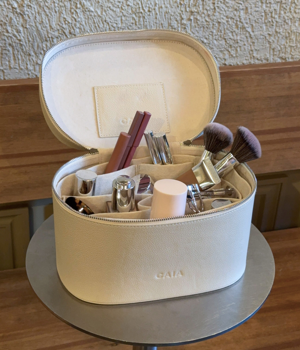BEAUTY CASE SAND